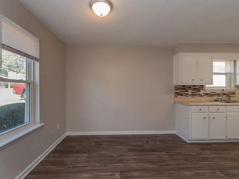 2937 Dahlia Dr — Photo 9