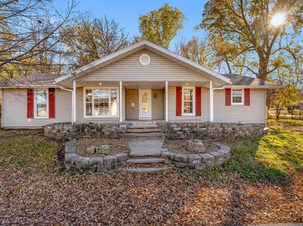 1114 W Jackson Street, Bolivar, MO 65613