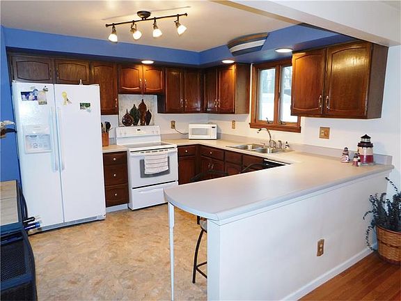 5th image of 511 Arthur Pl