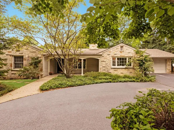 7519 North Lake DRIVE, Fox Point, WI 53217