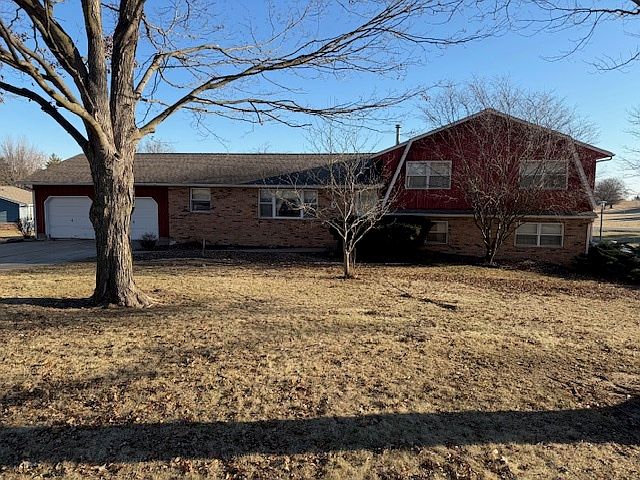 1st image of 8 Pine Ridge Ln