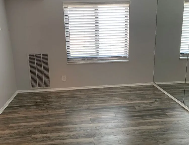 Yoakum Pkwy — Photo 2