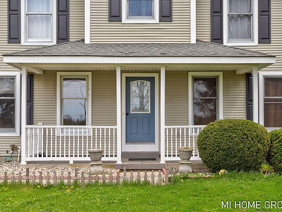 4th image of 1081 Graafschap Rd