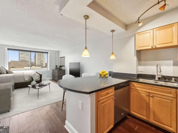 2479 Peachtree Rd NE APT 1012, Atlanta, GA 30305