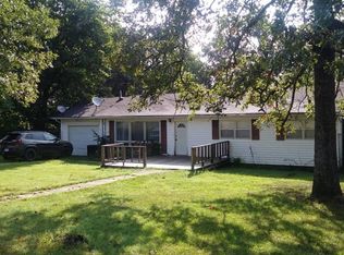413 S Main St, Cave City, AR 72521
