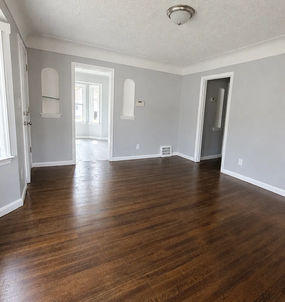 2 bed, 706 sqft, $1,200 — Photo 3