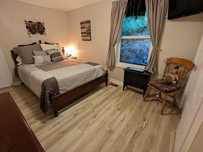305 Shields View Dr — Photo 7