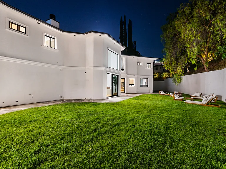 4533 Grimes Pl — Photo 56