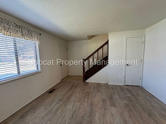 3rd image of 830C Travis Dr