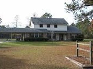 412 Countrywood Cir, Sour Lake, TX 77659