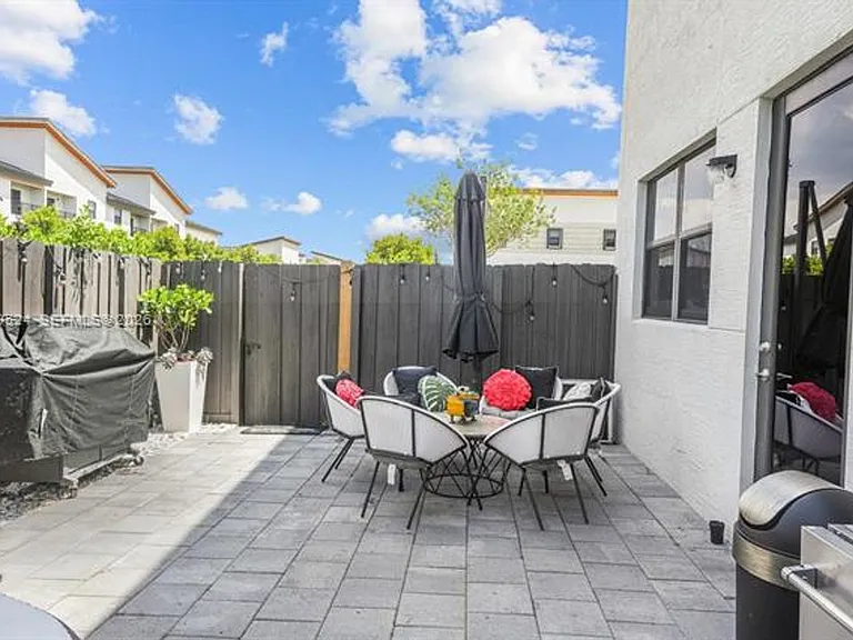 8005 NW 104th Ct — Photo 18