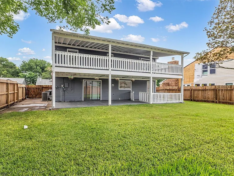 15830 Pipers View Dr — Photo 24