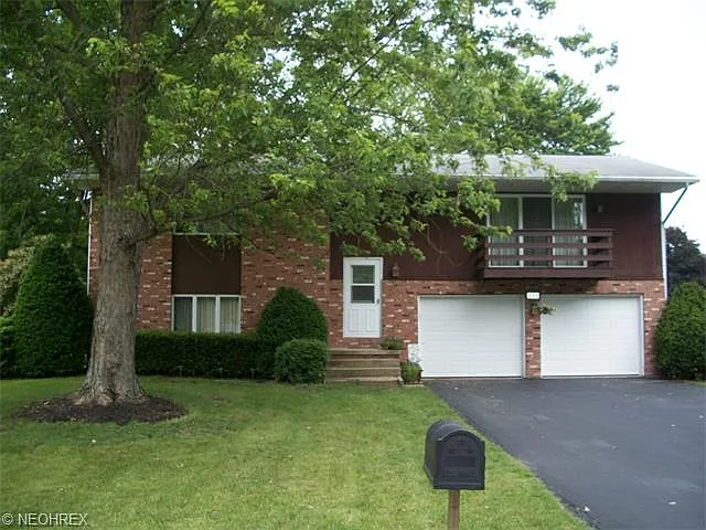 370 Stahl Ave photo 1
