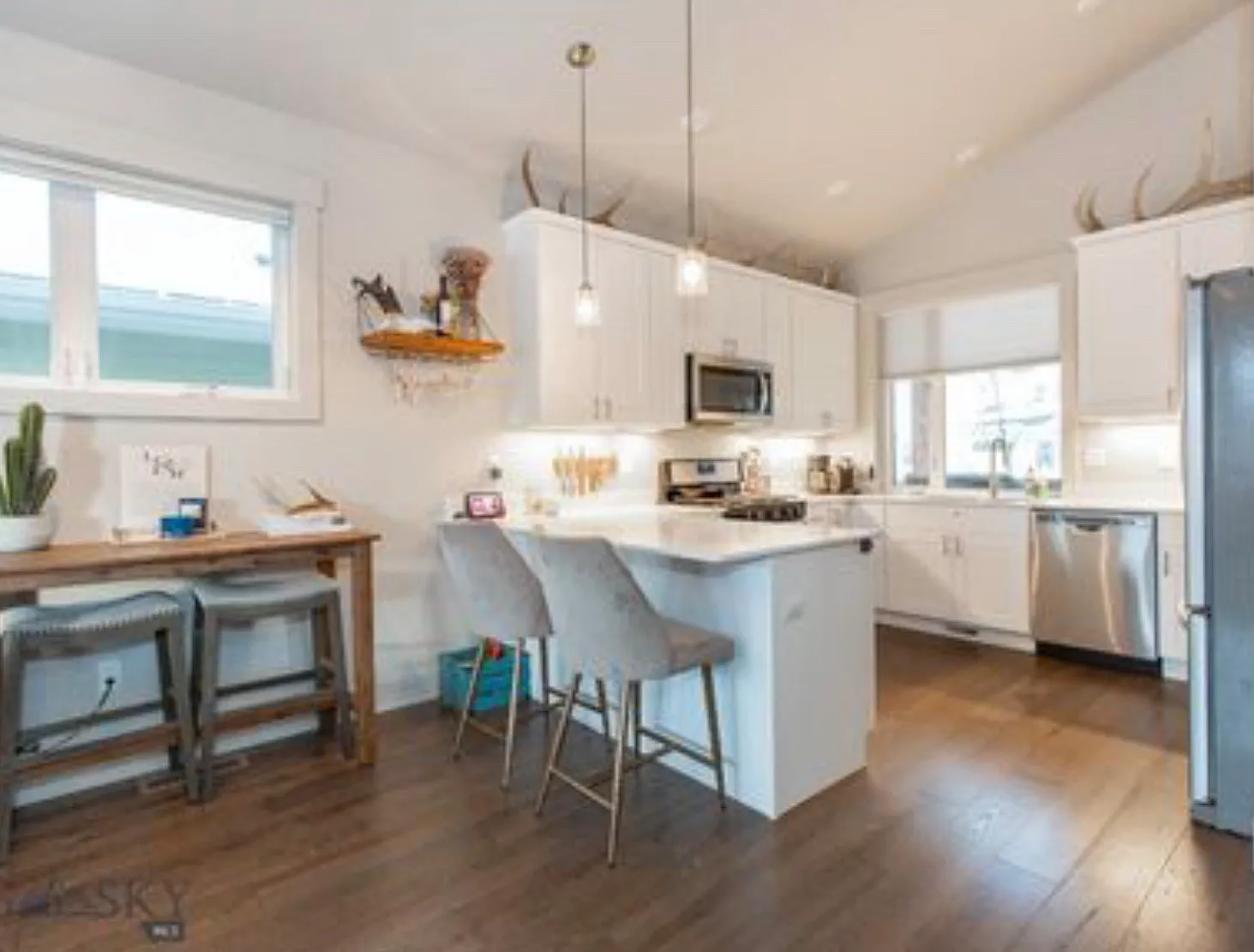 3 bed, 1284 sqft, $2,500 — Photo 3