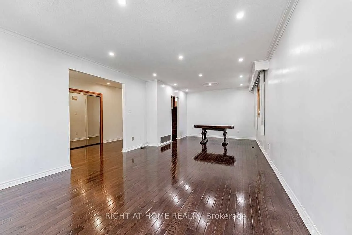 3 bed, $3,000 — Photo 4