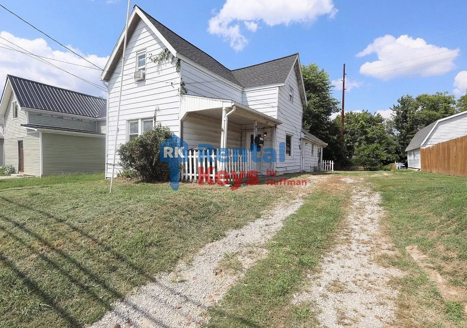 Three Bedroom House | Westside — Photo 3