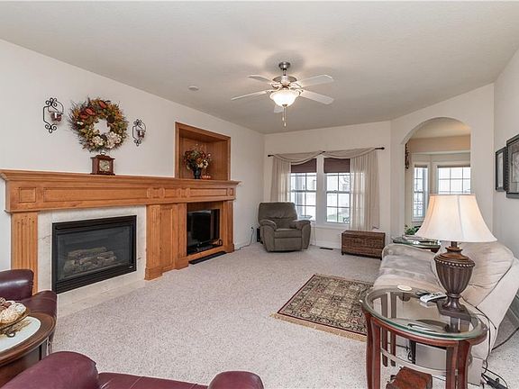 4th image of 2401 NW Park Meadows Dr