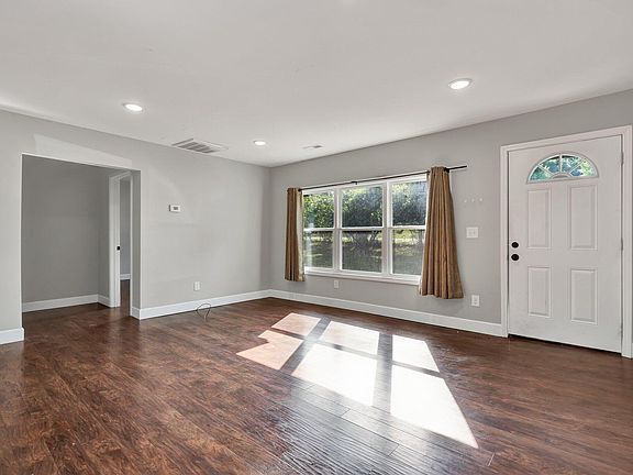 5th image of 245 Cherokee Dr NE