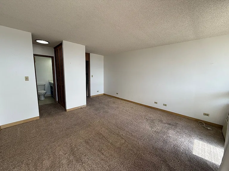 500 University Ave #930 — Photo 5
