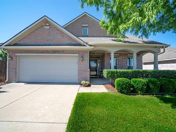 3rd image of 913 Kentucky Derby Ln