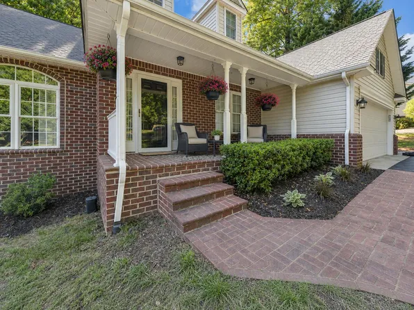 1425 Virginia Ridge Dr, Hardy, VA 24101
