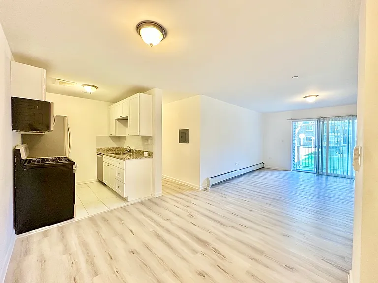 820 McIntosh Ct #106 — Photo 2