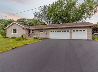 114 Cliff Ct, North Mankato, MN 56003