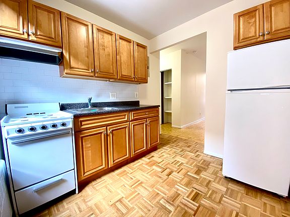 2nd image of 528 E 79th St APT 5A