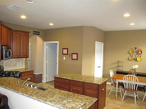 4th image of 111 S Rocky Point Cir