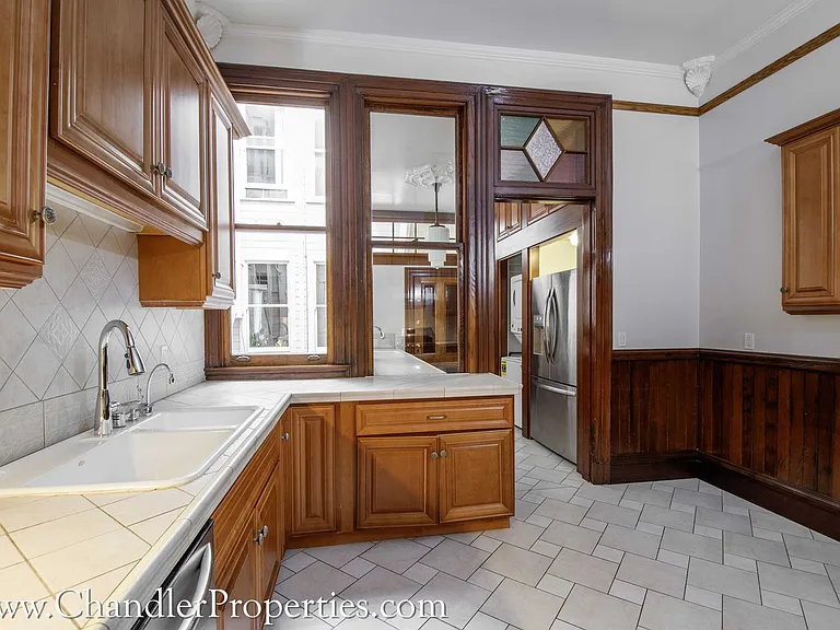 924-934 Divisadero St — Photo 9