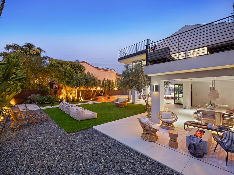 Wine and Dine in the delightfully spacioous outdoor dining area.