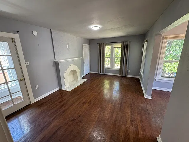 2 bed, 1200 sqft, $2,400 — Photo 2
