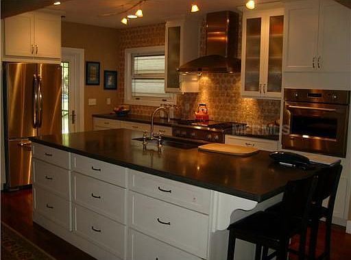 5th image of 17 Rosearden Dr