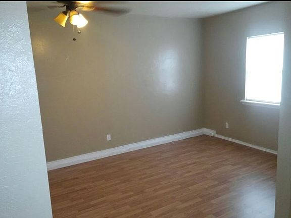 2nd image of 4013 S Locust Dr