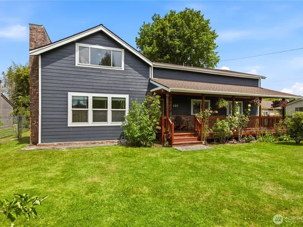 137 Wayne Avenue, Pacific, WA 98047
