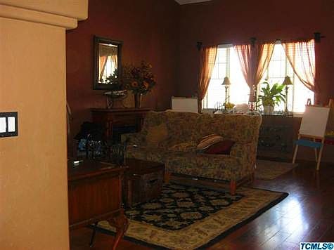 4th image of 131 E Elkhorn Ave