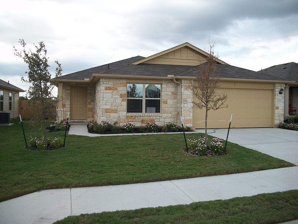 1206 Hawkeye Point Road