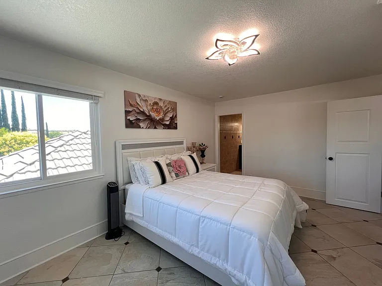 912 Yosemite Ln — Photo 29