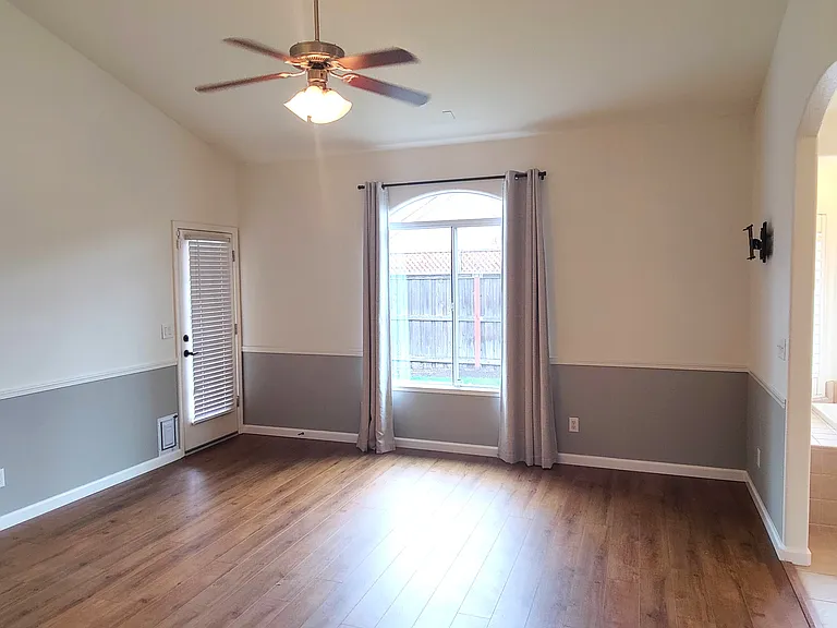 678 Prescott Ave — Photo 11