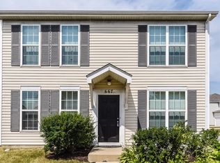 667 4 Seasons Blvd, Aurora, IL 60504