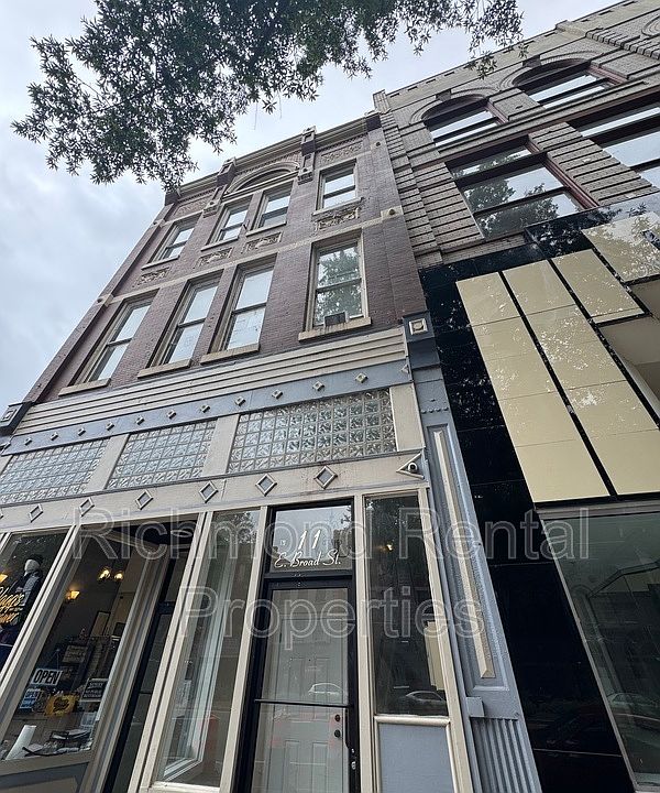 1st image of 11 E Broad St APT 4