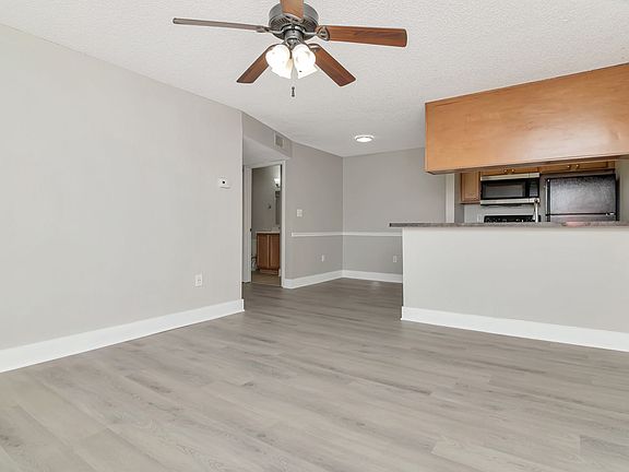 2nd image of 203 Lake Parsons Grn Unit 201