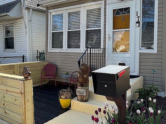 3rd image of 17 Walters St