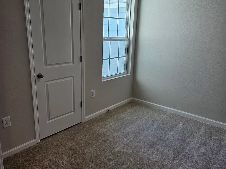 14184 Crimson Ave — Photo 5