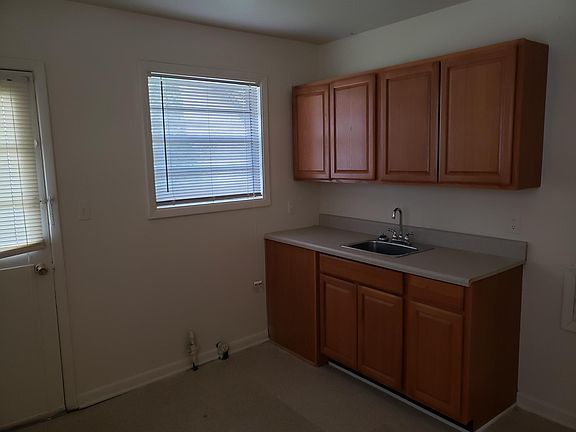 2nd image of 855 Bellevue St
