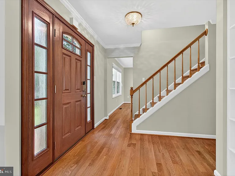 8405 Overlook St — Photo 3