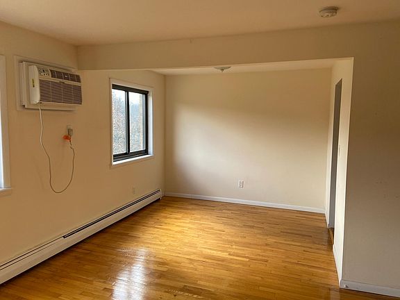 4th image of 12 Brevoort Dr #2