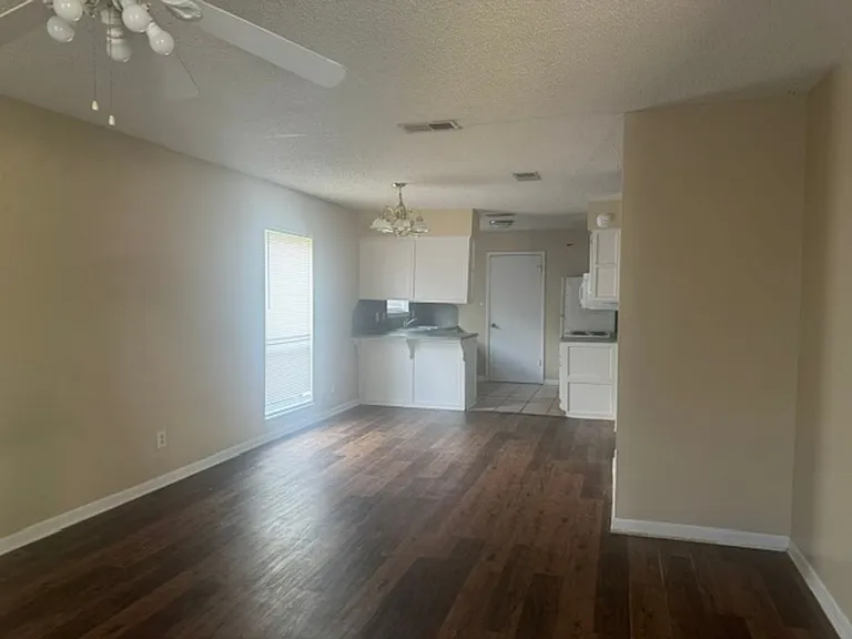 510 Rosedale St — Photo 2