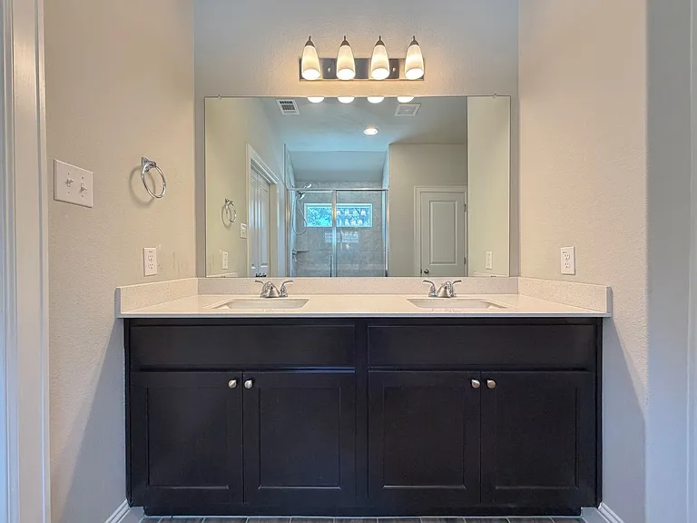 4300 Liberty Ln — Photo 21