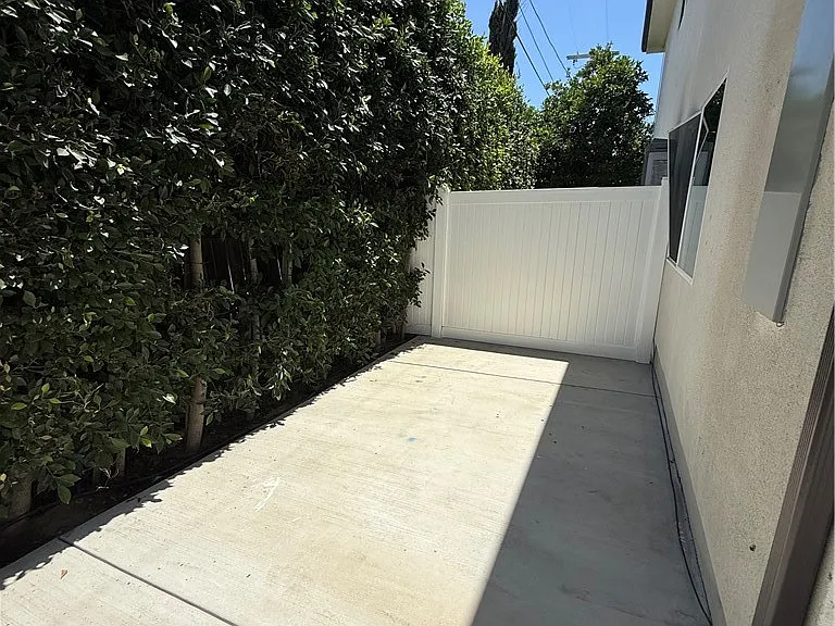 6246 Tujunga Ave — Photo 9
